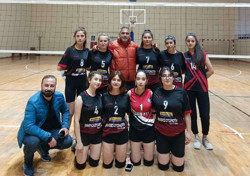 Liseler arası voleybol turnuvası yapıldı