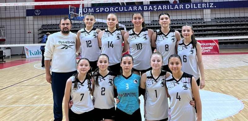 Voleybol’da Yenilgisiz Devam Ediyorlar