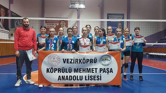 Voleybol’da hız kesmeden devam